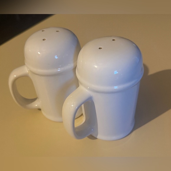 Large Rangetop Salt & Pepper Shaker Set - Picture 6 of 8